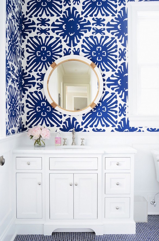 Blue-And-White-Bathroom