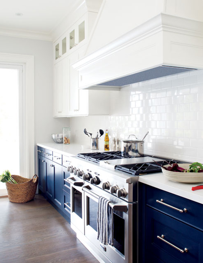 Having A Moment: Navy and White Kitchen Cabinets - Lauren Nelson