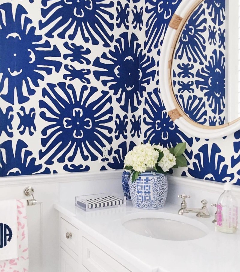 Powder room goals right here. If you're not following already, my fiend Sue over at the @zhush is a must! She was one of the first bloggers I ever started following 5+ years ago and she's still a fav! #onetofollow #followfriday