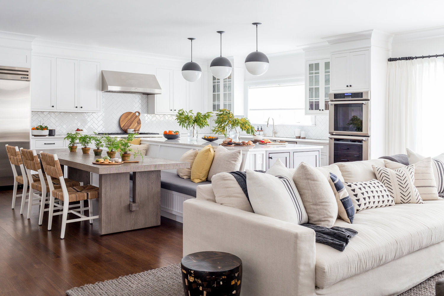 Chango-And-Co-Huge-White-Kitchen-Open-Space