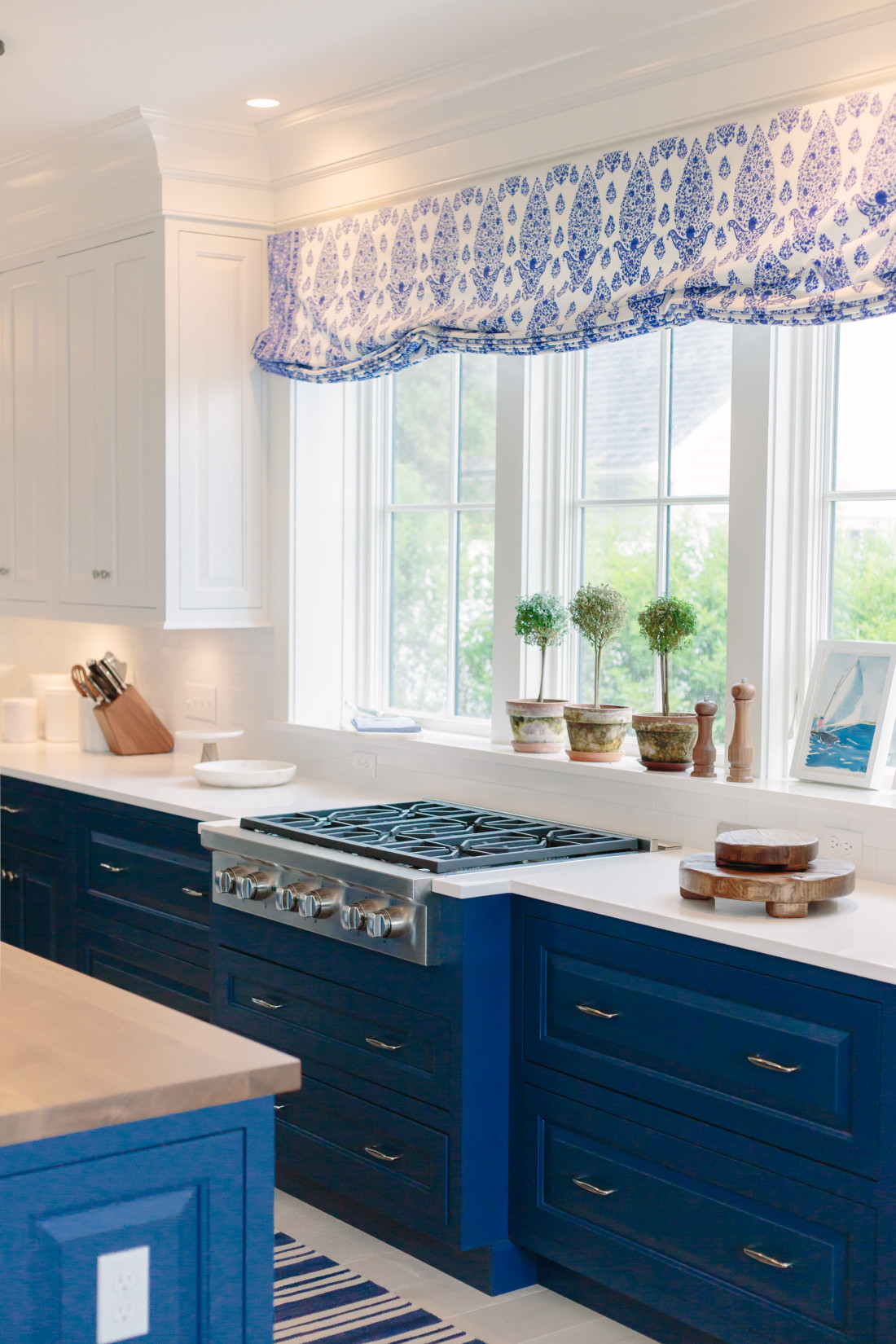 94 Stylish And Inspiring Blue And White Kitchens - DigsDigs