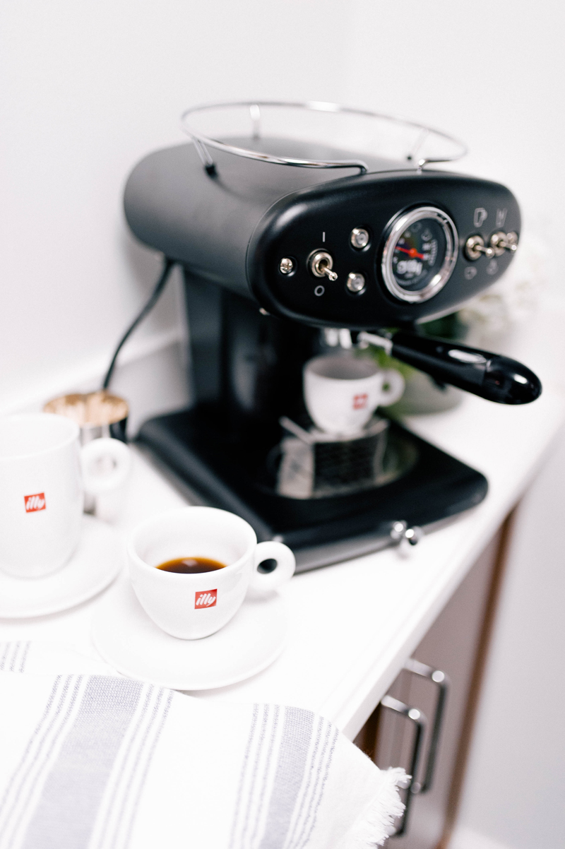 Illy-Coffee-Espresso-Maker-2