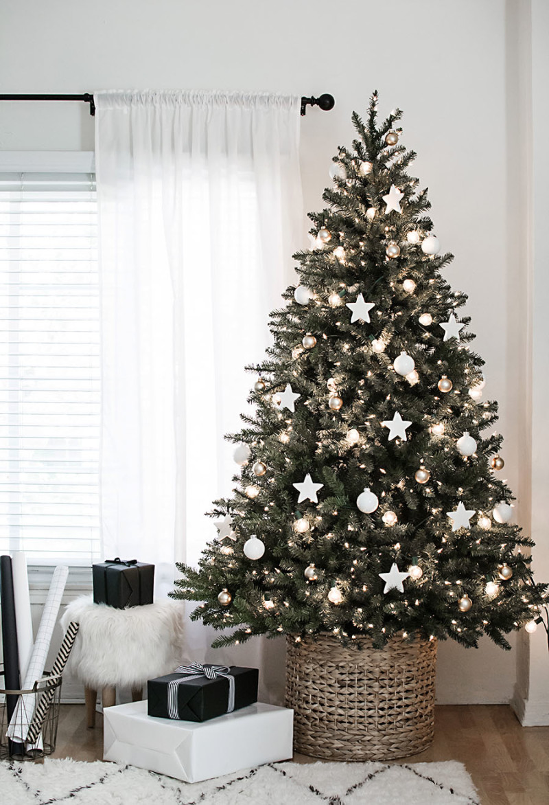 Simple-Classic-Christmas-Tree