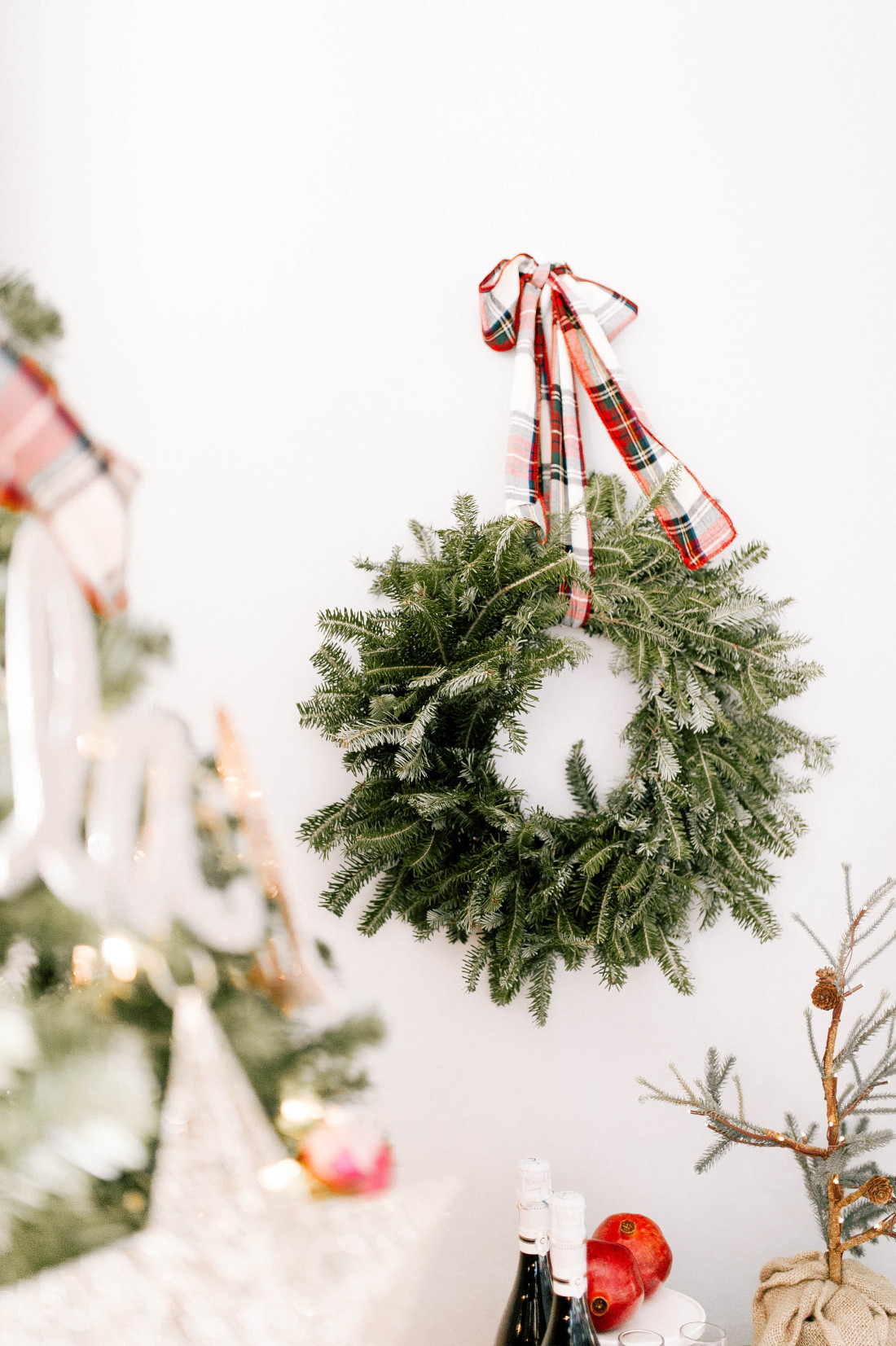 Holiday-Wreath-Plaid-Bow