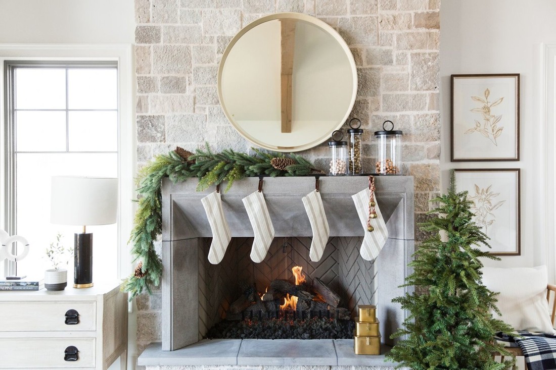 Studio-Mcgee-Holiday-Mantel-Fireplace-Design