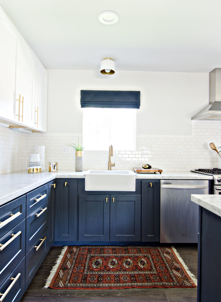 Having A Moment: Navy and White Kitchen Cabinets - Lauren Nelson