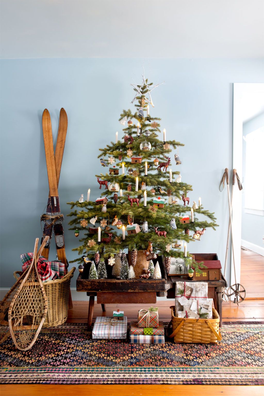 10 Christmas Tree Decorating Ideas - Lauren Nelson